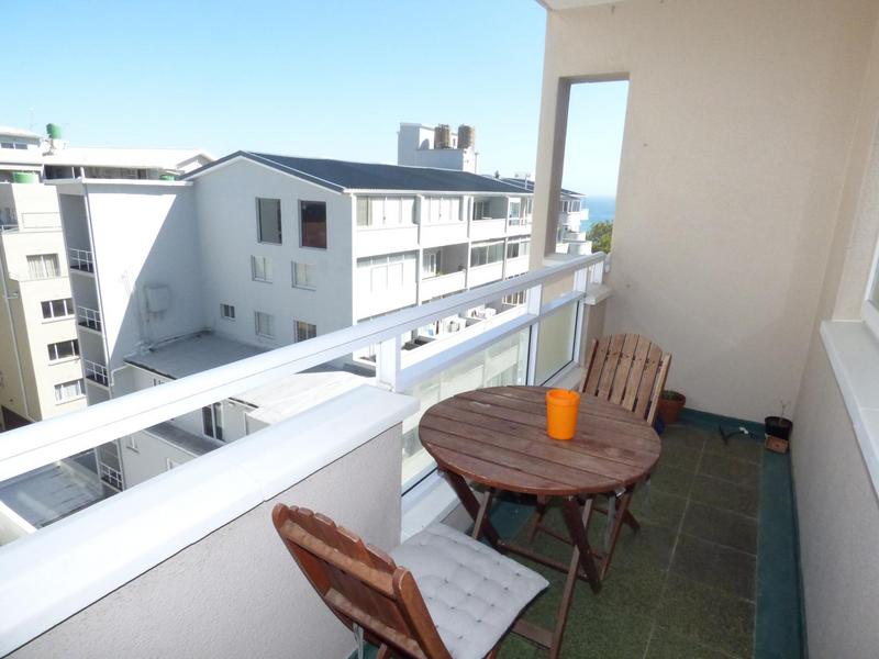 To Let 1 Bedroom Property for Rent in Sea Point Western Cape